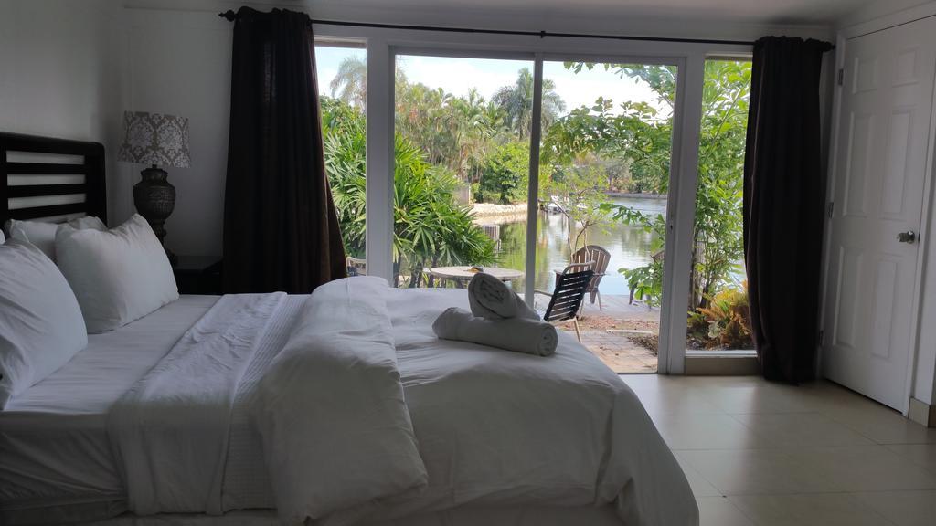 The Cabanas Guesthouse & Spa - Gay Resort Catering To Gay Men Oakland Park Rom bilde